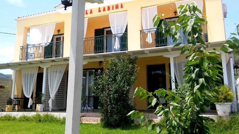 Villa Ladina ลิเกีย ภายนอก รูปภาพ