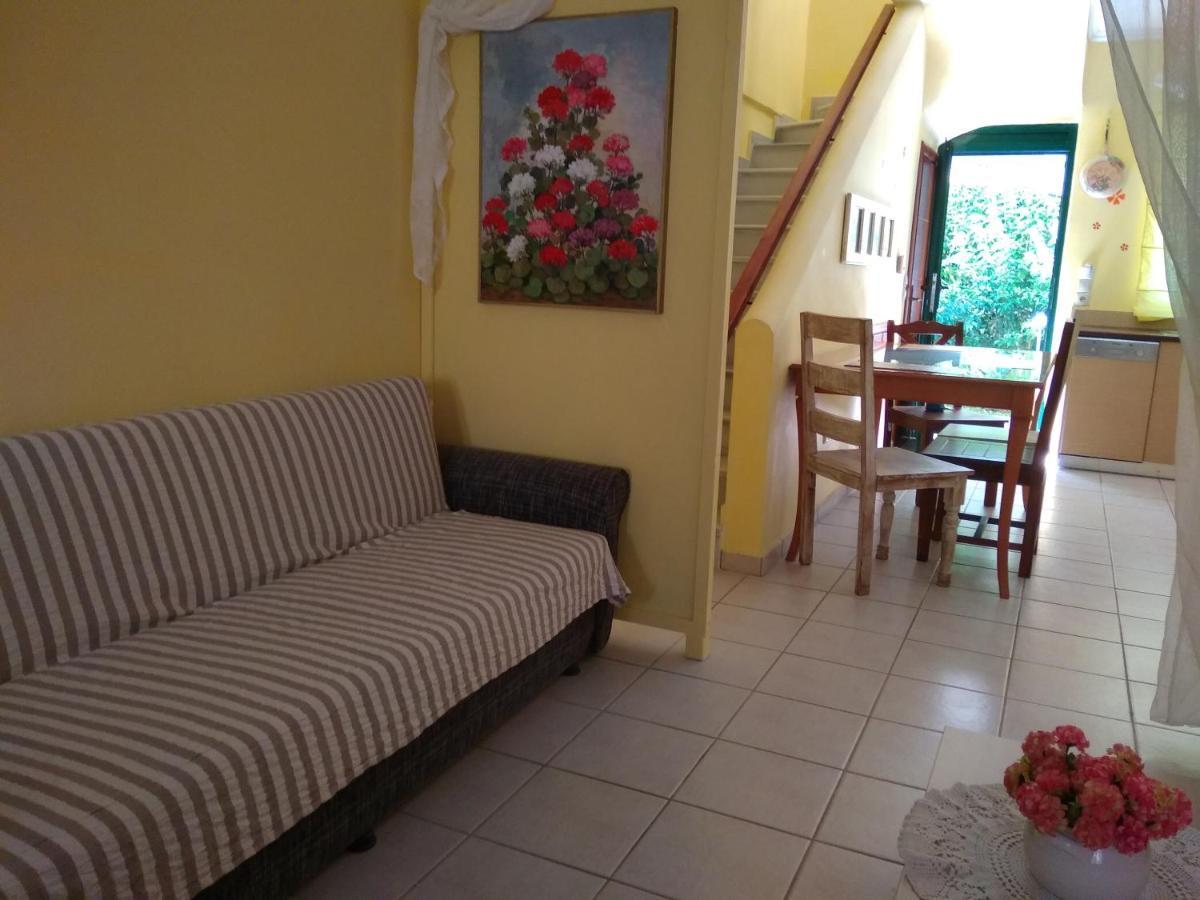 Villa Ladina ลิเกีย ภายนอก รูปภาพ